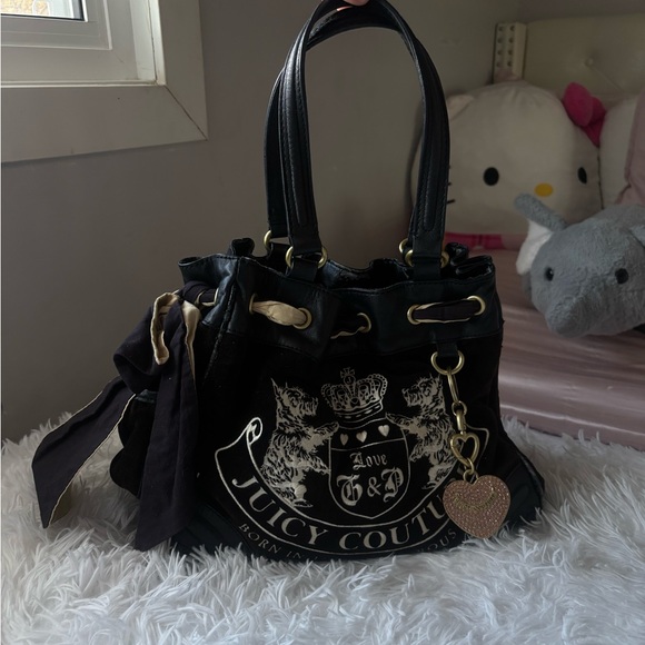 Juicy Couture Handbags - Juicy Couture Vintage Daydreamer bag